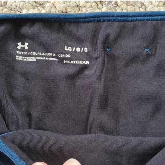 Under Armour swim suit - Picture 8 of 8